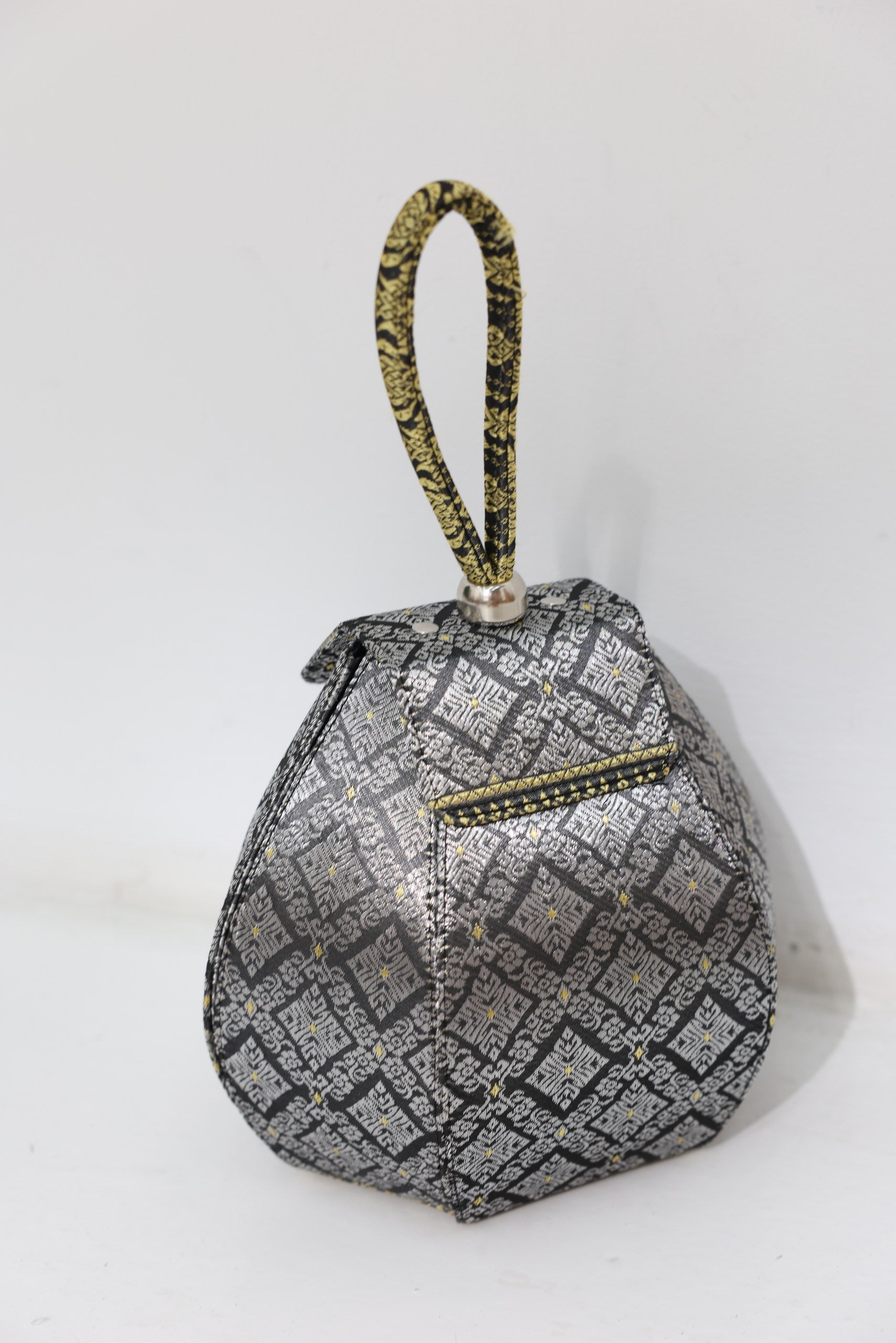 Chada Bucket Bag (Silver)