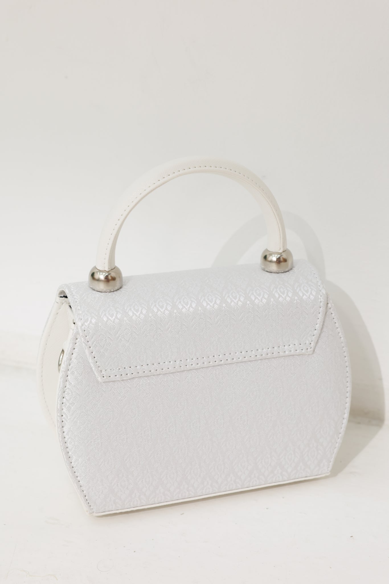 Loy Krathong Wristlet Bag (Platinum White)
