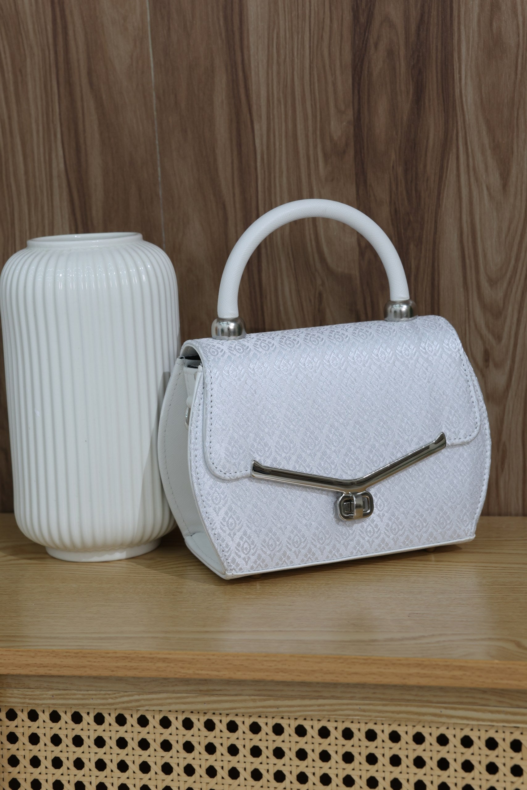 Loy Krathong Wristlet Bag (Platinum White)