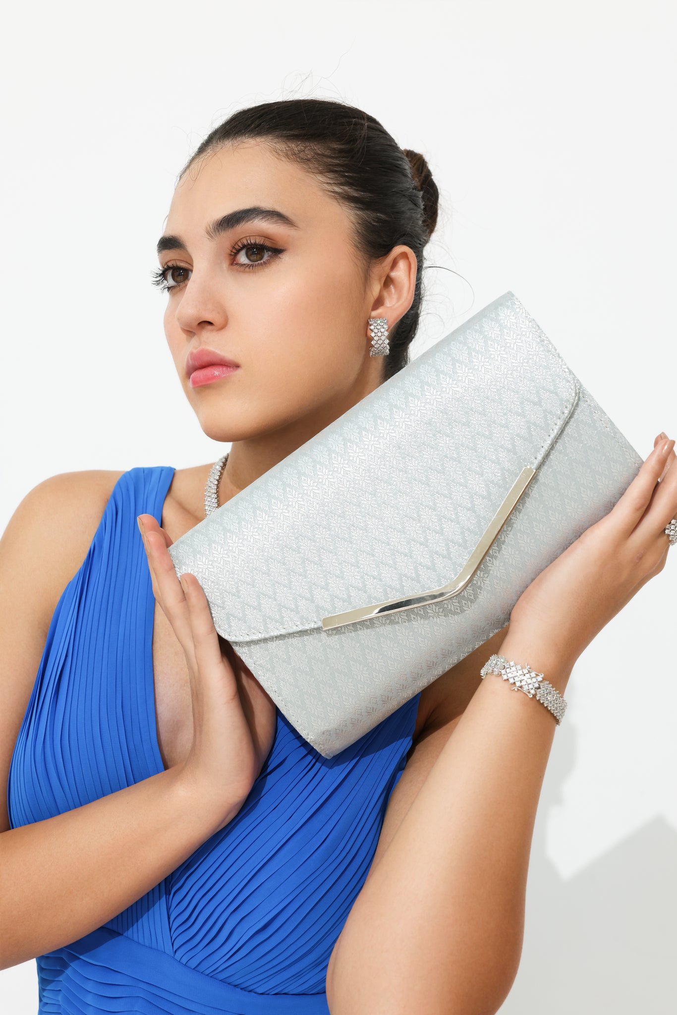 Mai Pouch Clutch (Silver)