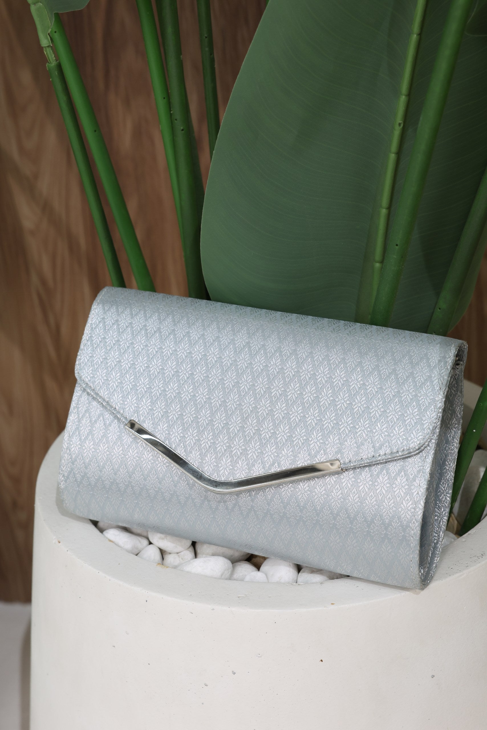 Mai Pouch Clutch (Silver)