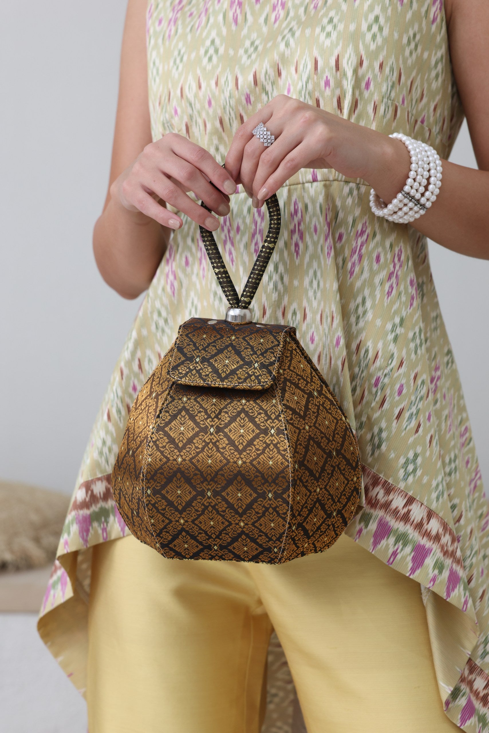 Chada Bucket Bag (Bronze)
