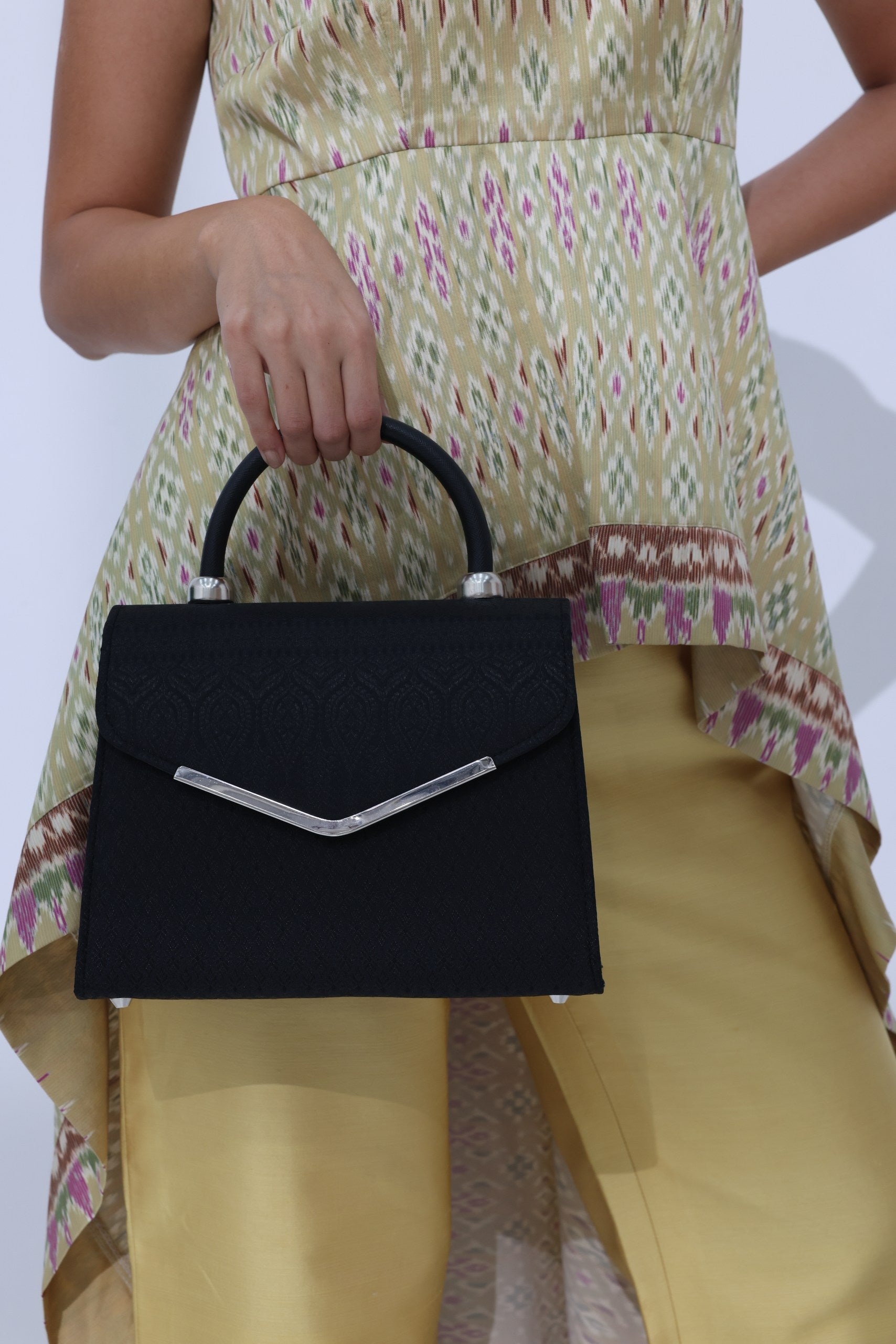 Sabai Evening Purse (Gray)
