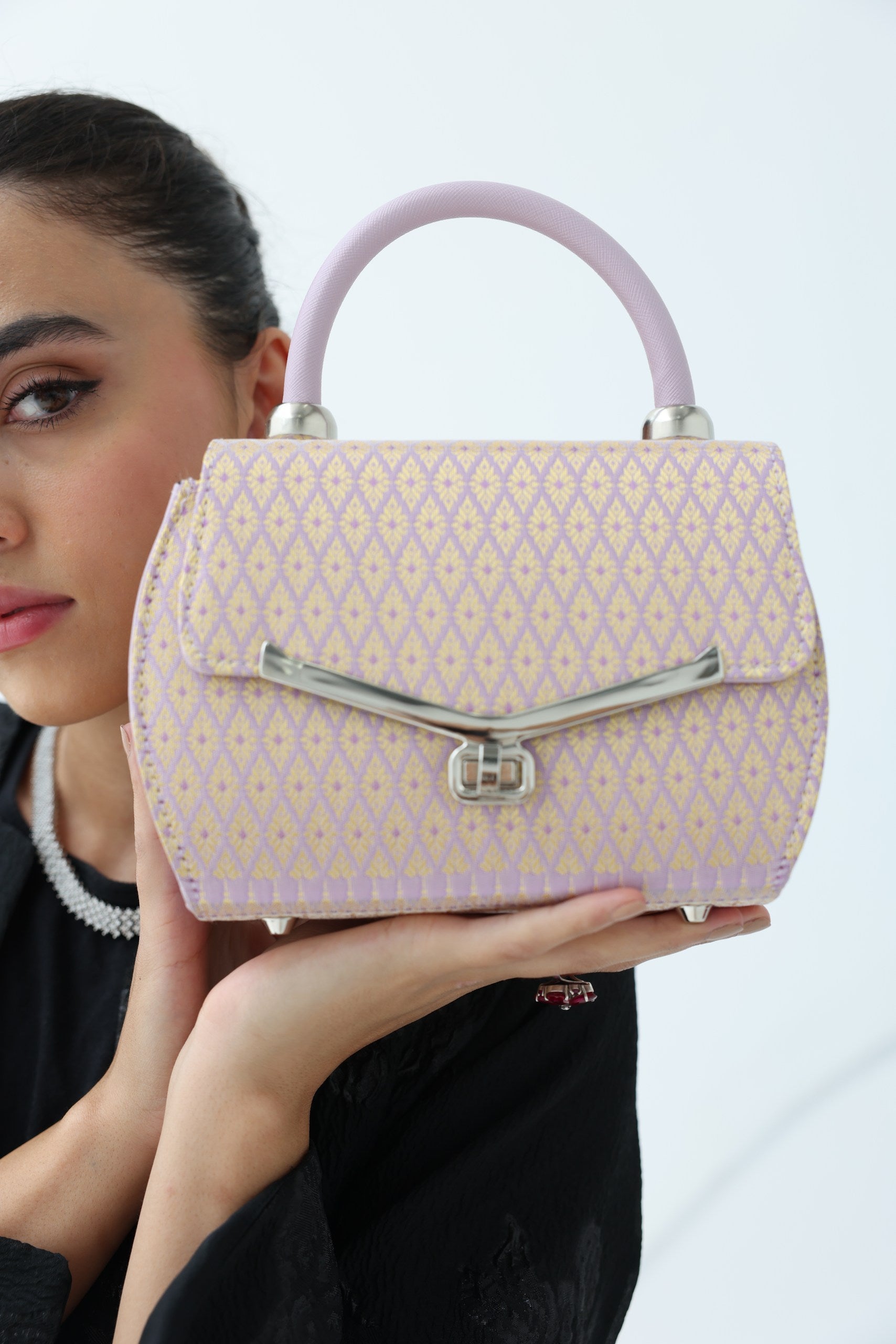 Loy Krathong Wristlet Bag (Lilac)