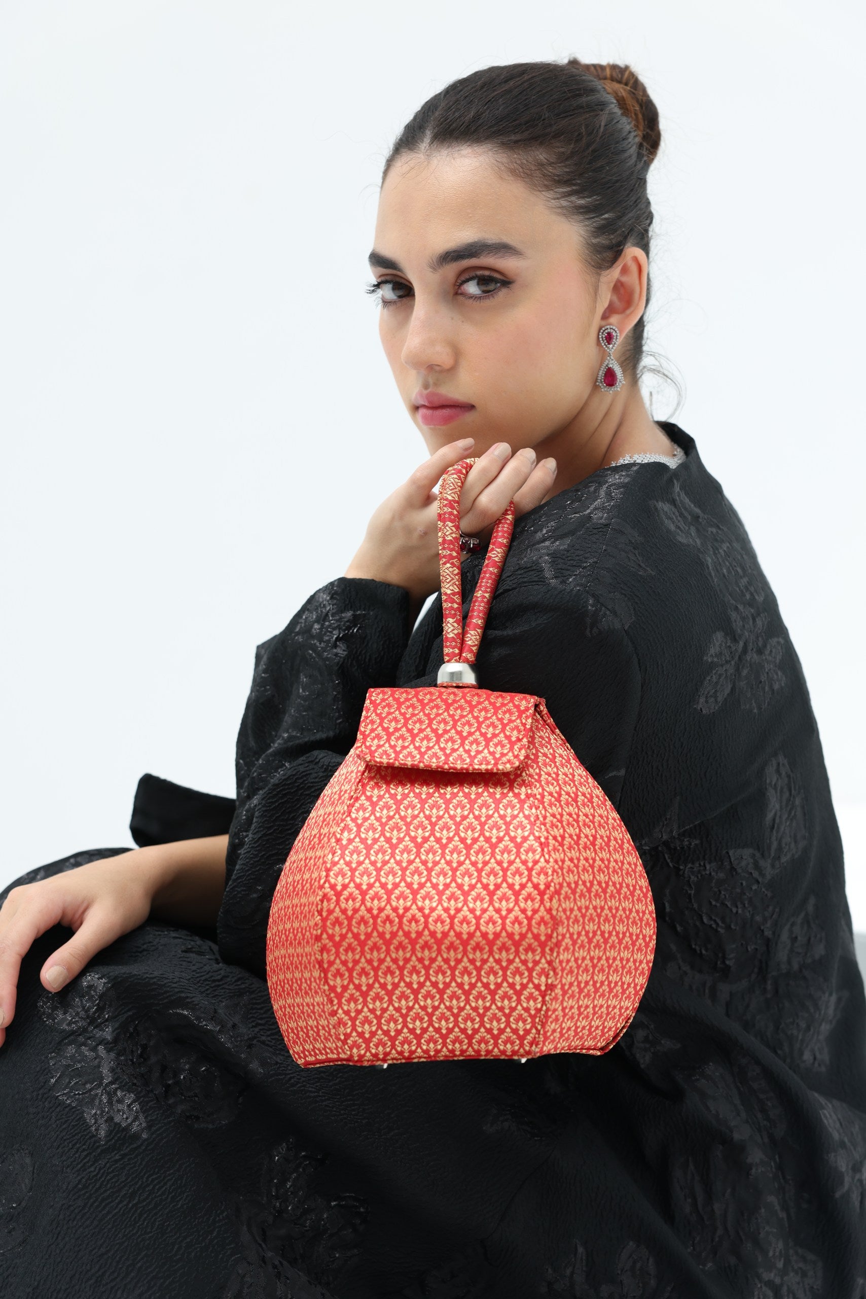 Chada Bucket Bag (Red)