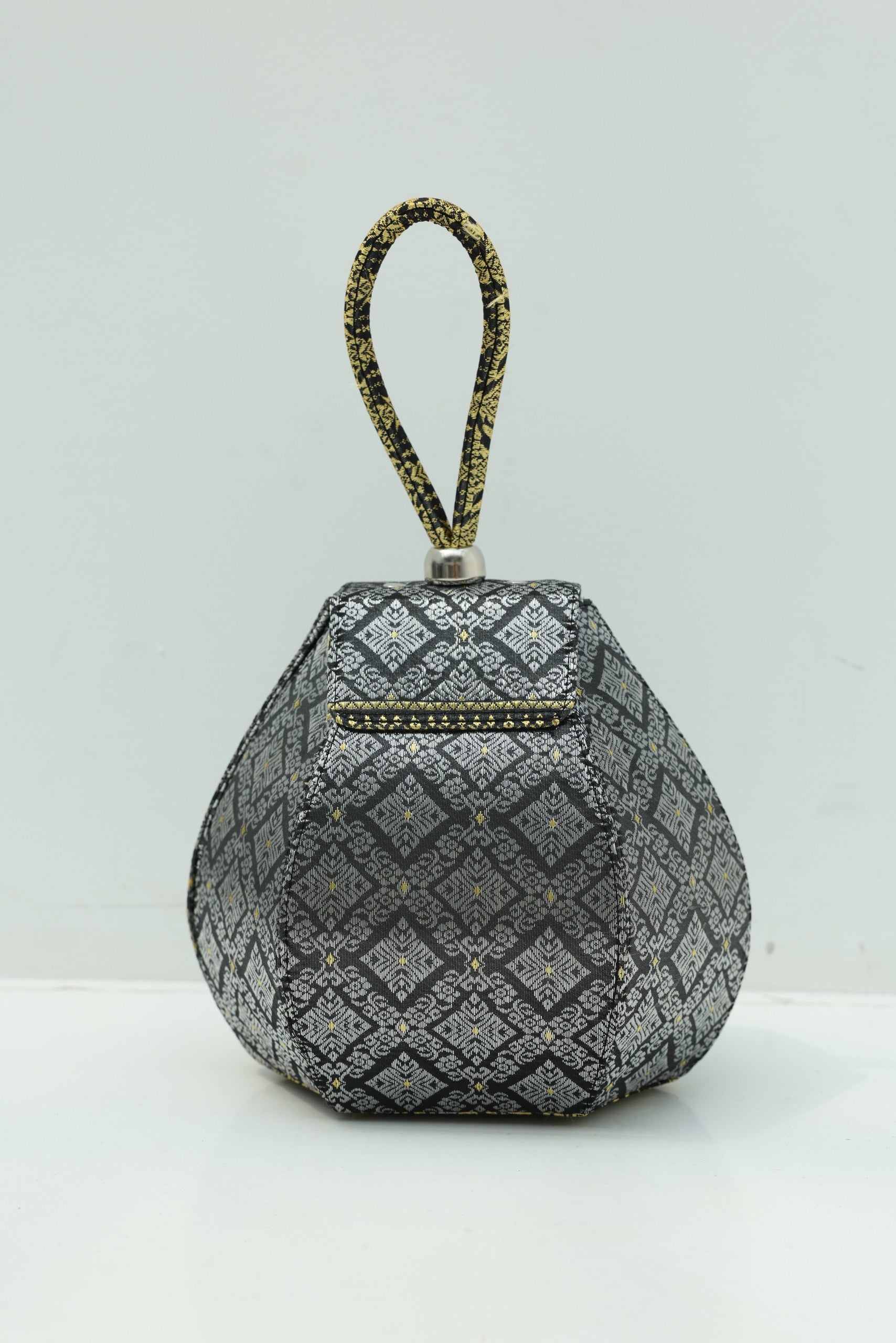 Chada Bucket Bag (Silver)
